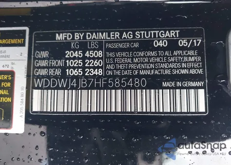 2017 Mercedes-Benz C 300 z USA, uszkodzony, nr VIN WDDWJ4JB7HF585480